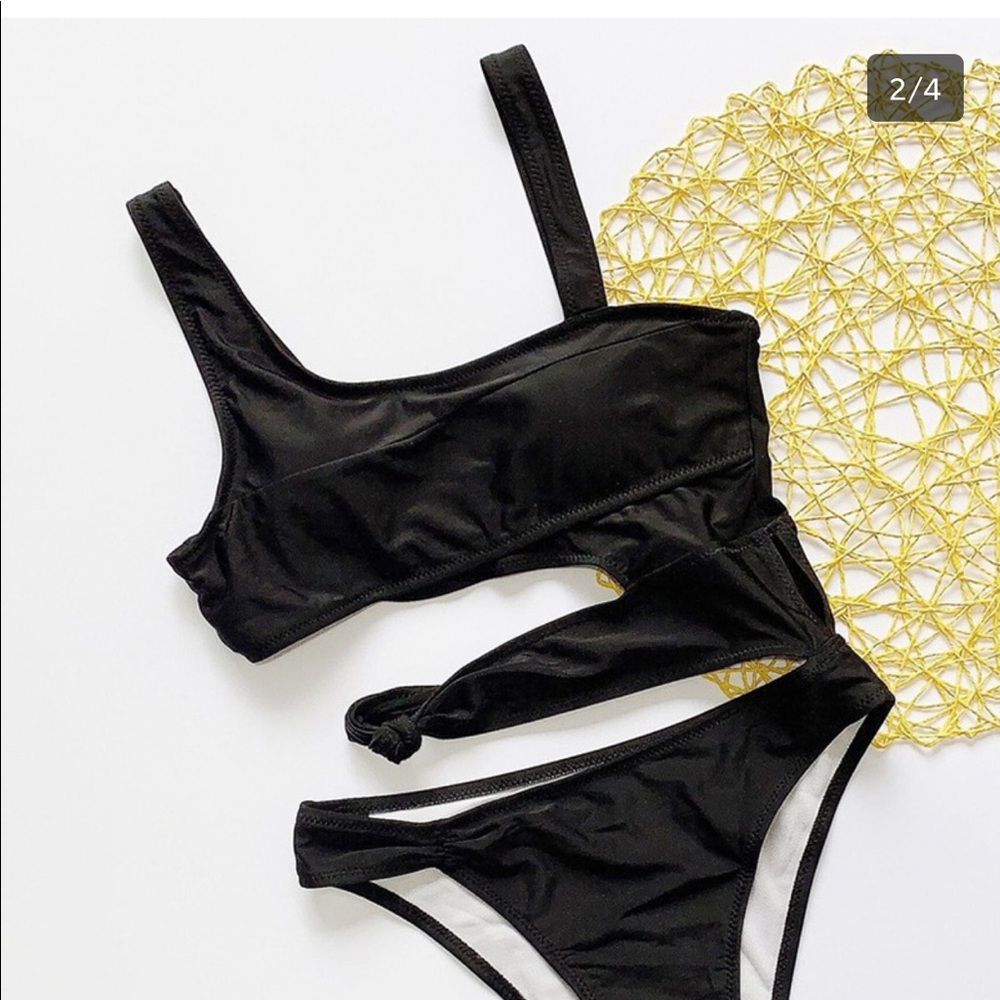 One piece cut out Bikini